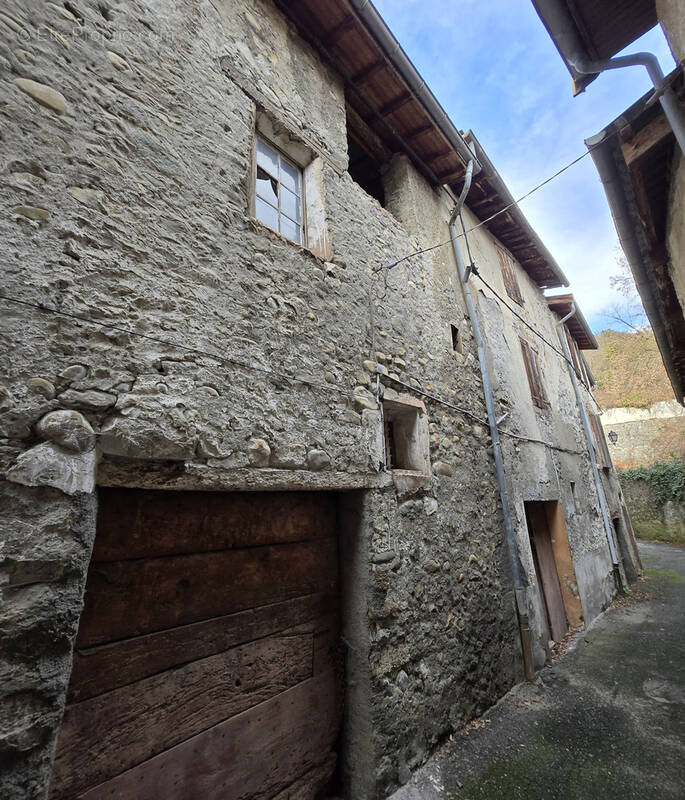 Maison à LETTRET