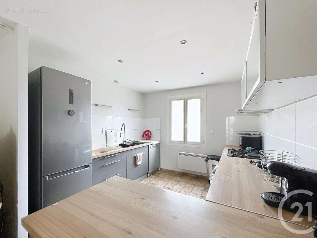 Maison à THORIGNY-SUR-OREUSE