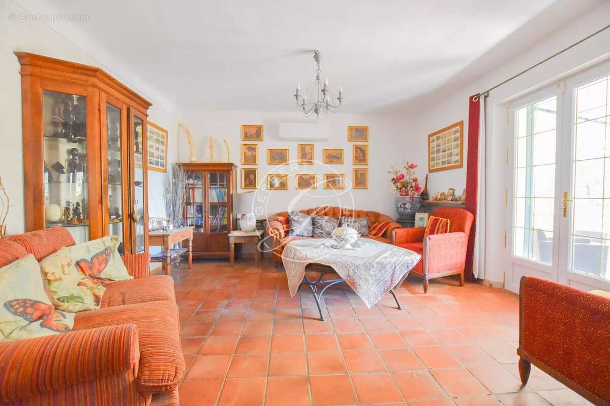 Maison à VILLECROZE
