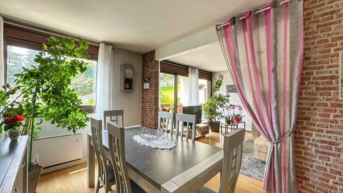 Appartement à RIVES
