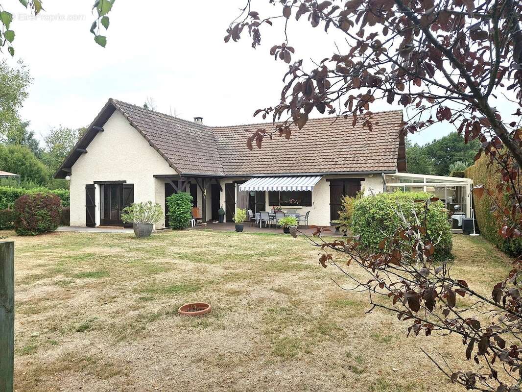 Maison à LA CHARMEE