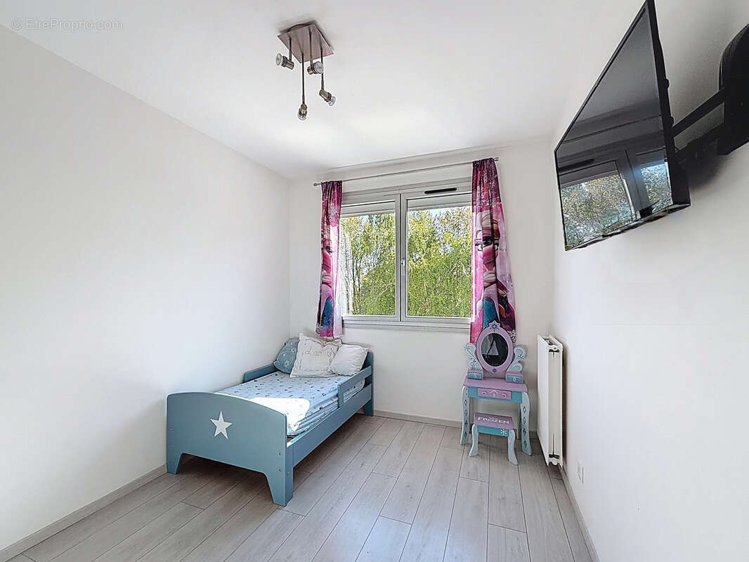 Appartement à DECINES-CHARPIEU