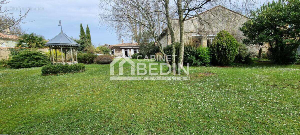 Maison à BLANQUEFORT