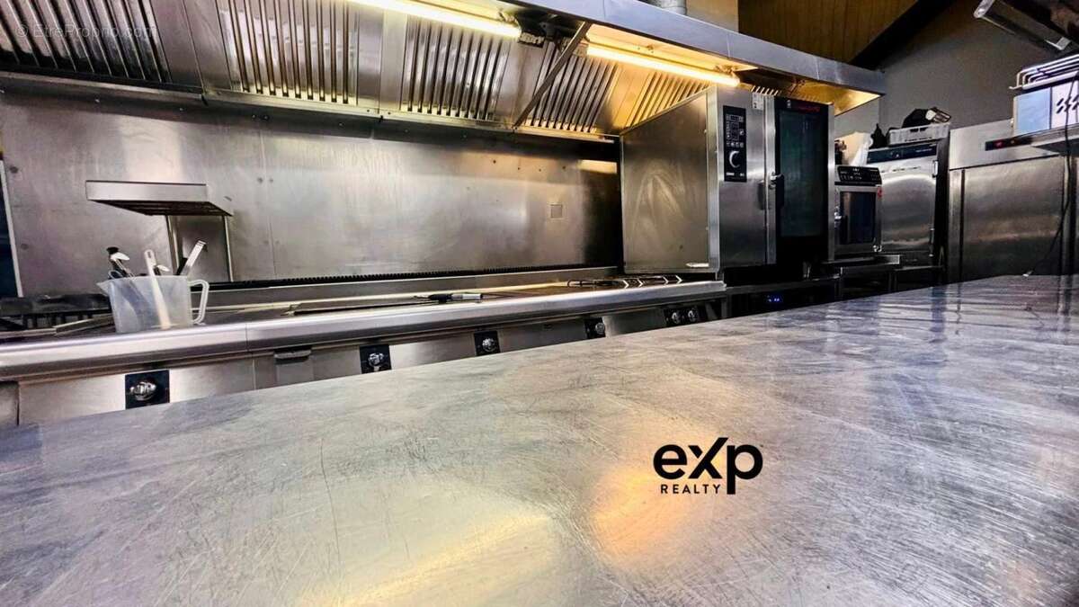 Commerce à VIVIERS-DU-LAC