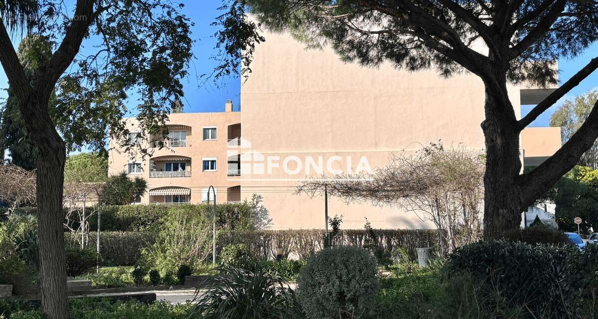 Appartement à LA LONDE-LES-MAURES