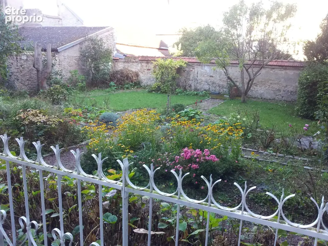 AUTUN, en plein centre ville, grand ensemble immobilier comprenant 3 lots principaux, rénovés et loués. - photo 20