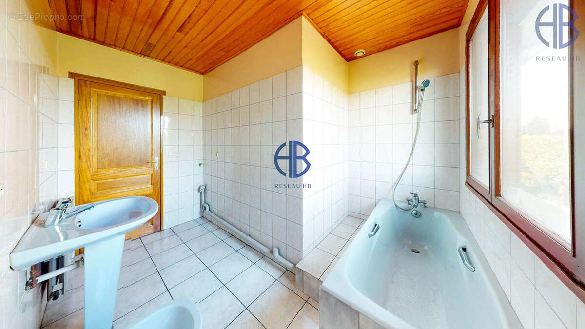 Maison familiale idéale profession libérale 10 pièces 320,05 m²  Avenue Georges Clemenceau  LE BLANC-MESNIL - photo 11