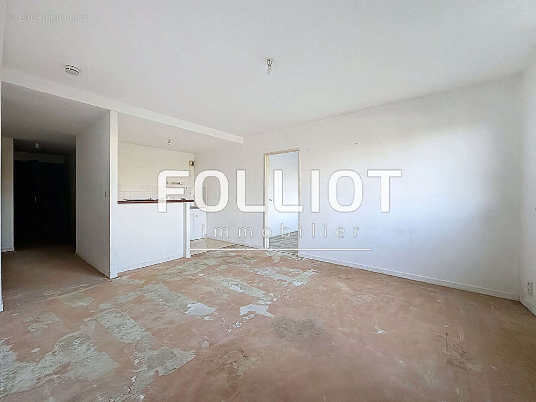 Appartement à DONVILLE-LES-BAINS