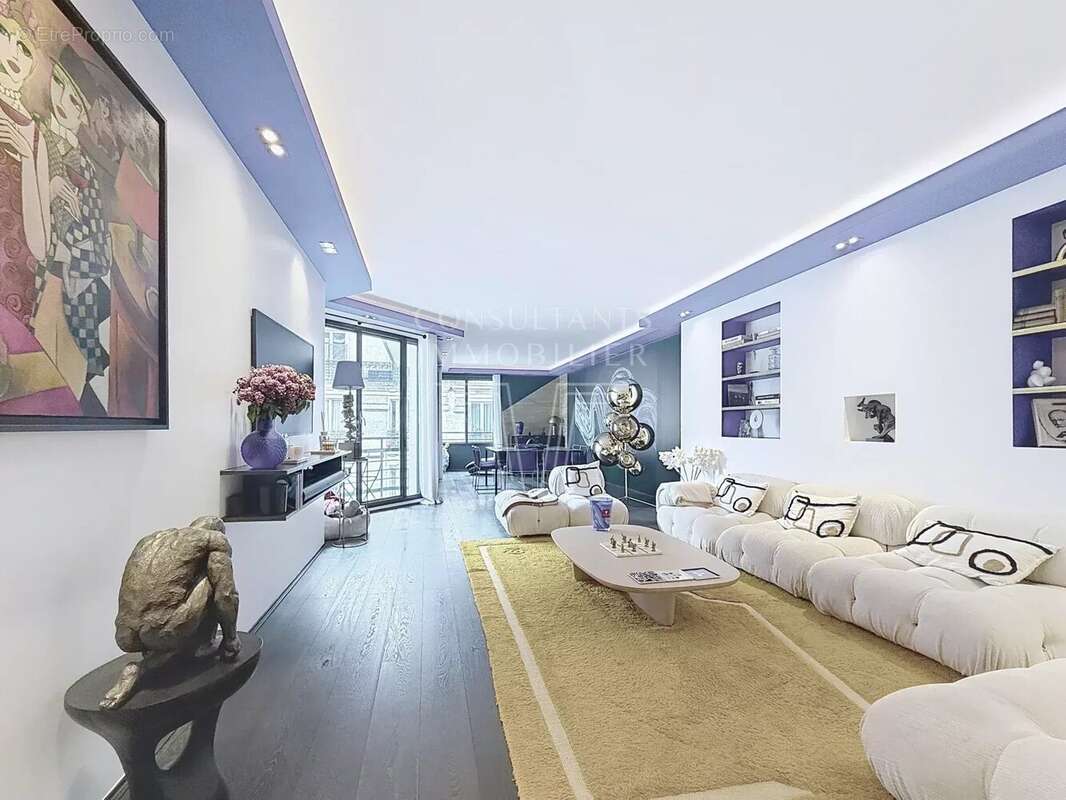 Appartement à PARIS-16E