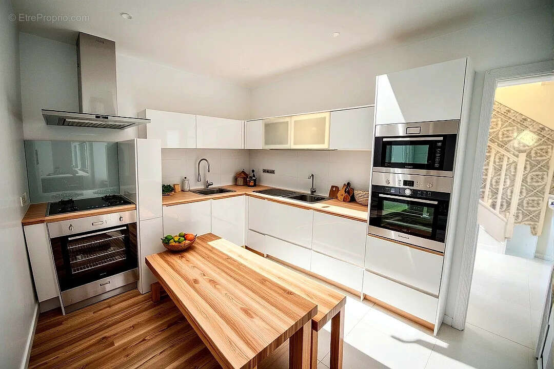 Maison à GALLARGUES-LE-MONTUEUX