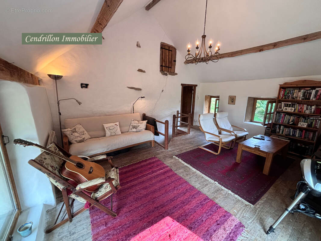 Maison à CHATELUS-LE-MARCHEIX