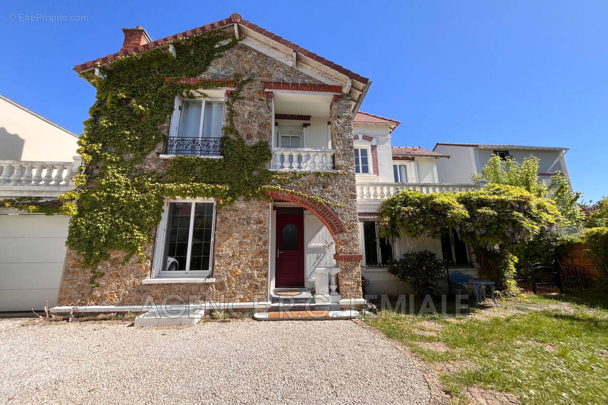 Maison à MAISONS-LAFFITTE