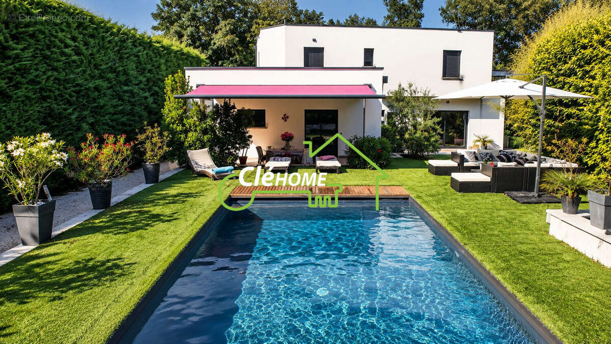 Maison à CHARBONNIERES-LES-BAINS