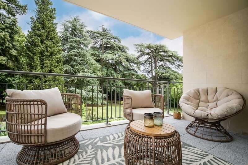 Tours - quartier coty - t4 traversant de 106m2 - vue parc - 2 parkings - photo 5
