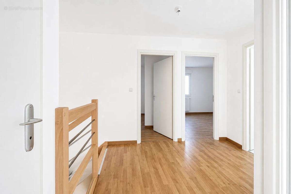 Maison moderne 4 ch. avec sous-sol et jardin - photo 6