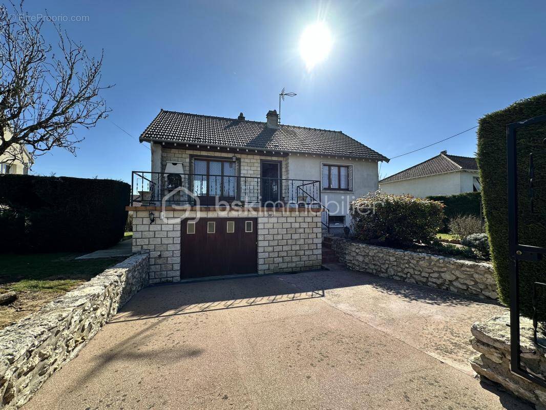 Maison à ROZAY-EN-BRIE