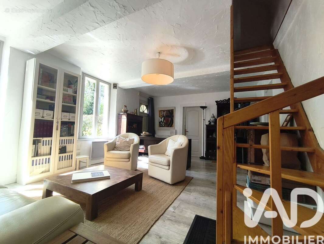 Maison 91 m² à Chaumont-En-Vexin  - photo 2