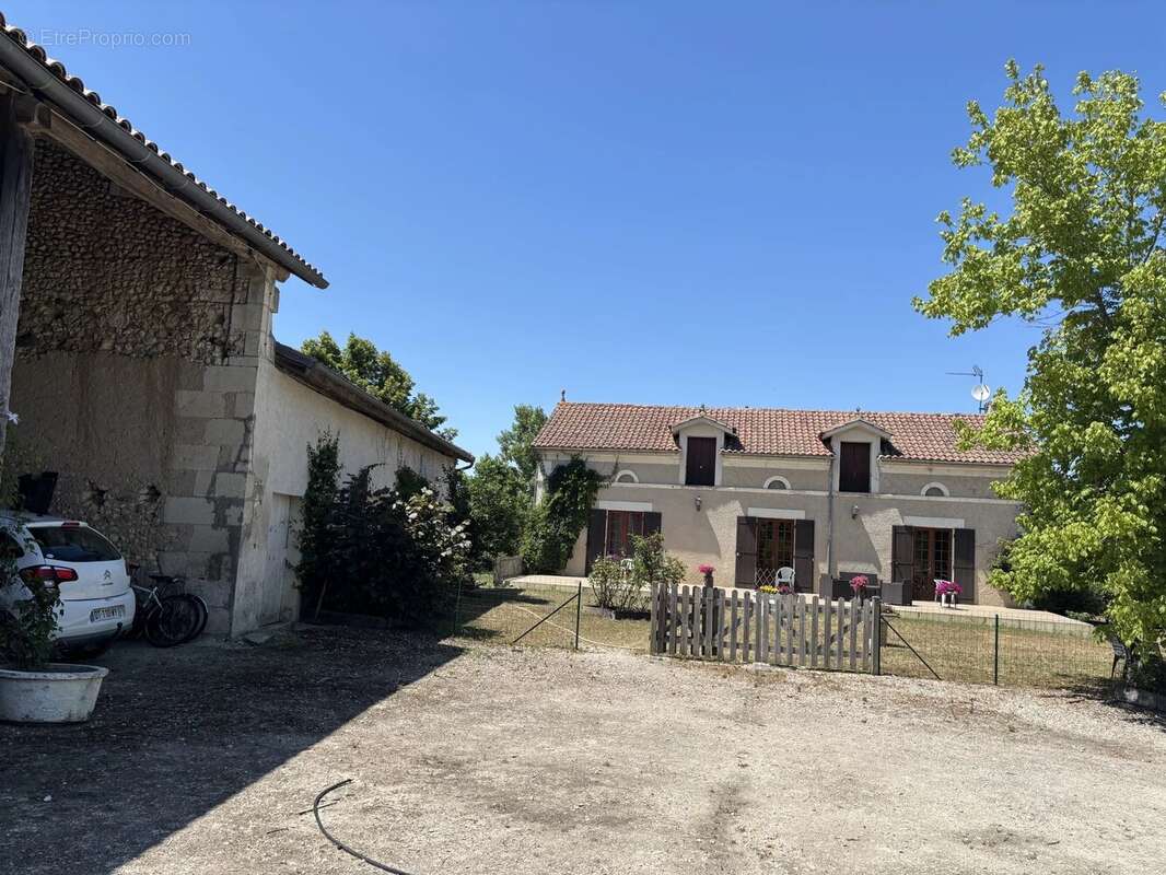 Maison à SAINT-ANDRE-DE-DOUBLE