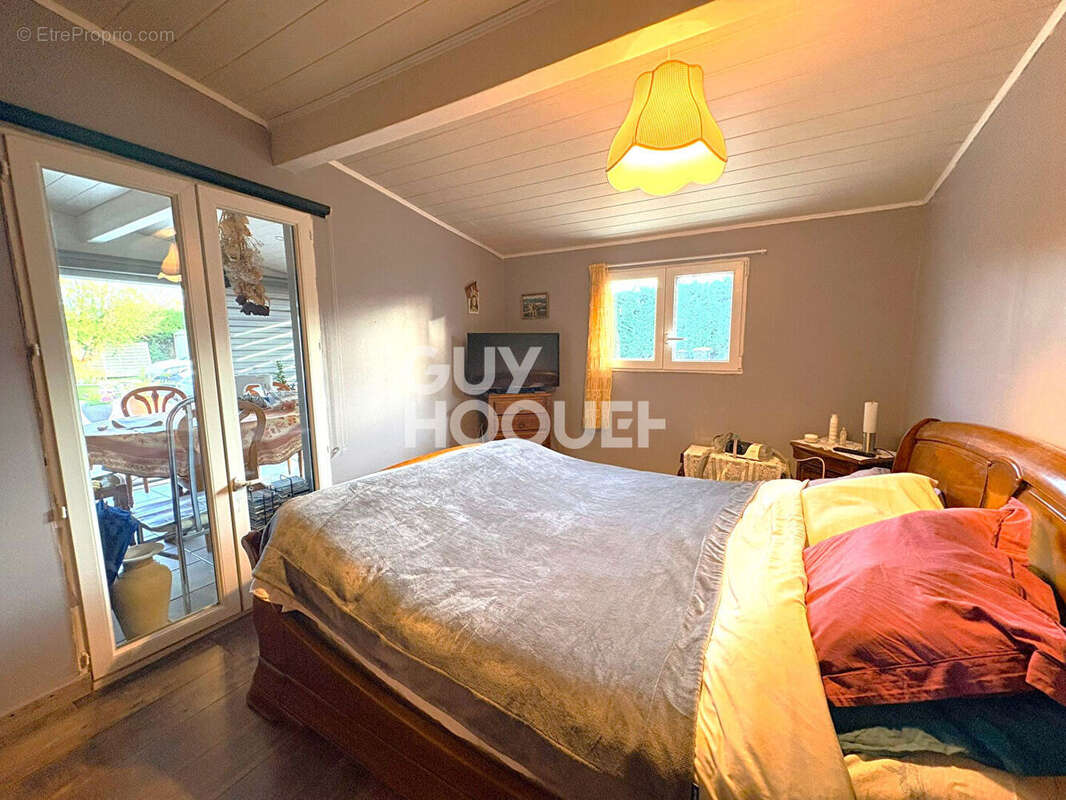 Maison à SURY-LE-COMTAL