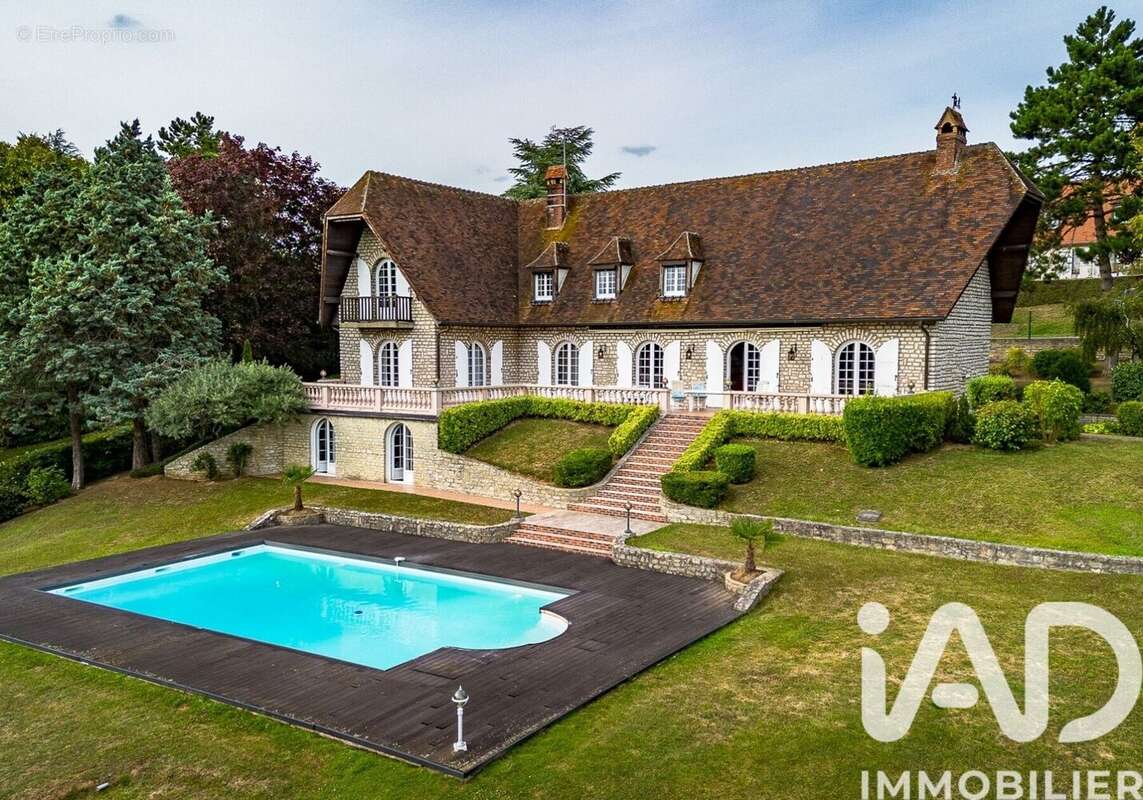 Photo 4 - Maison à LE MONT-SAINT-ADRIEN