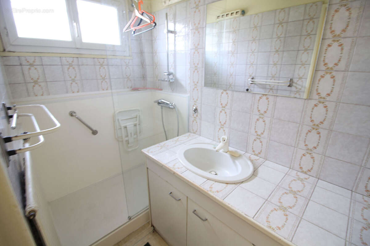 Appartement à SARTROUVILLE
