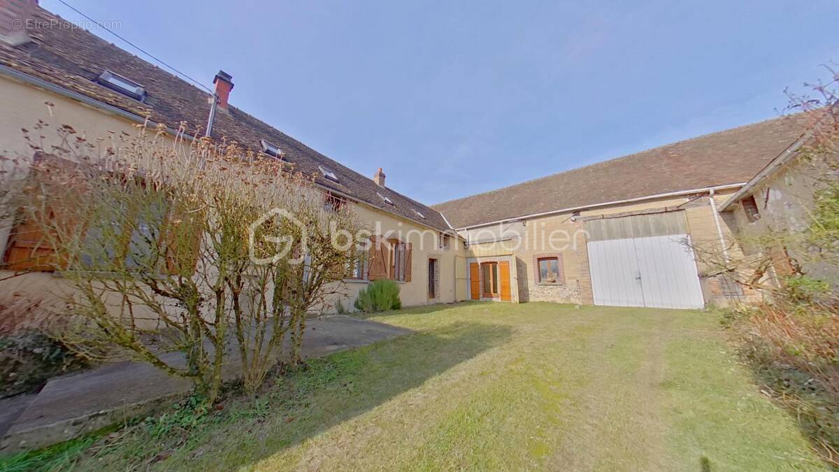 Maison à COURLON-SUR-YONNE