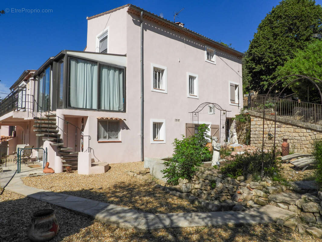 Maison à ENTRECASTEAUX