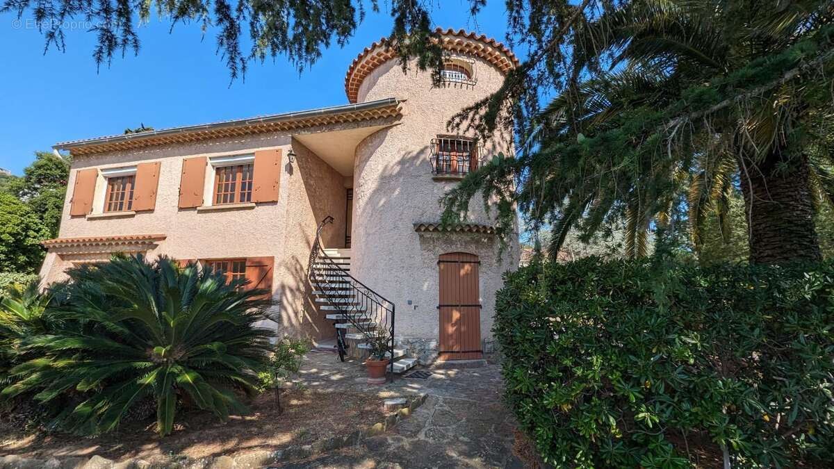 Maison à SIX-FOURS-LES-PLAGES