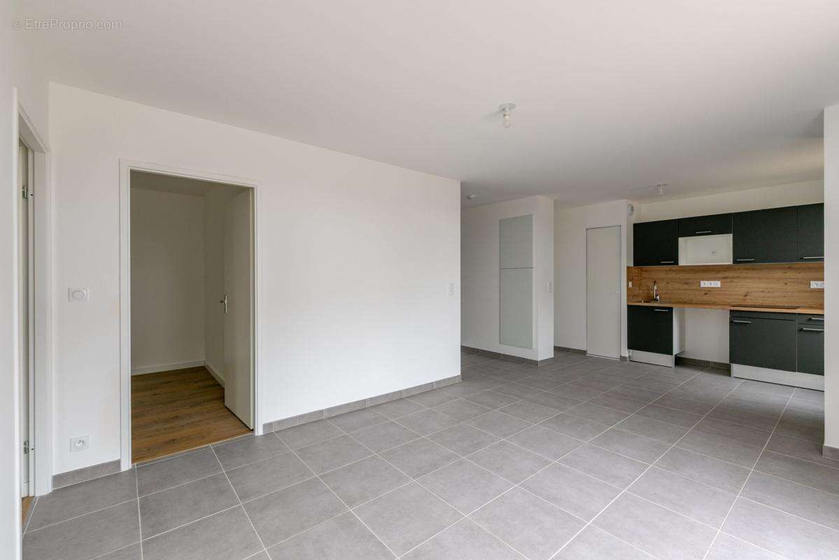 Appartement T3 dernier étage - photo 7