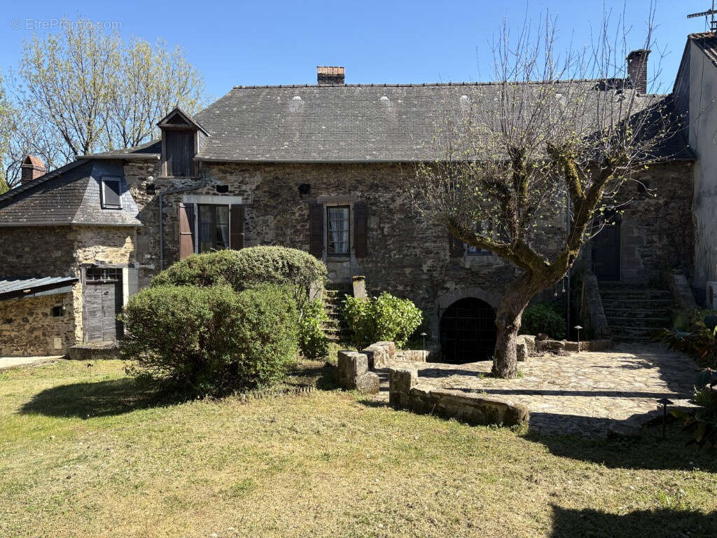 Maison à SAINT-SOLVE