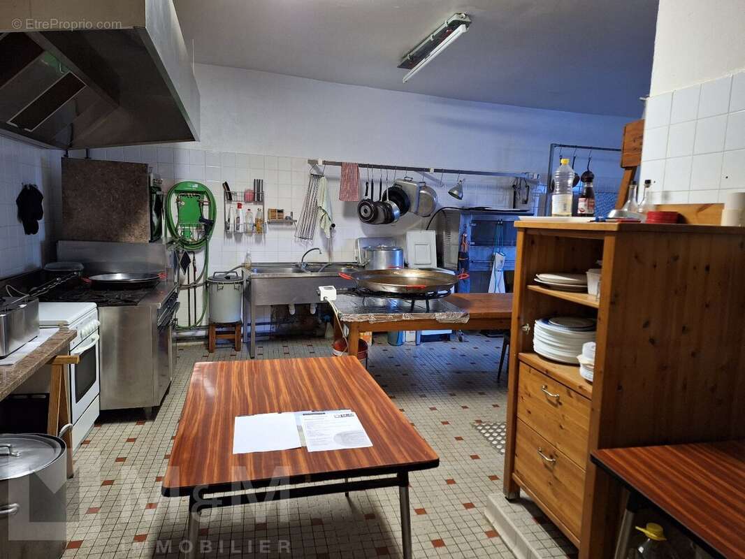 Commerce à CAMPAGNE-SUR-AUDE