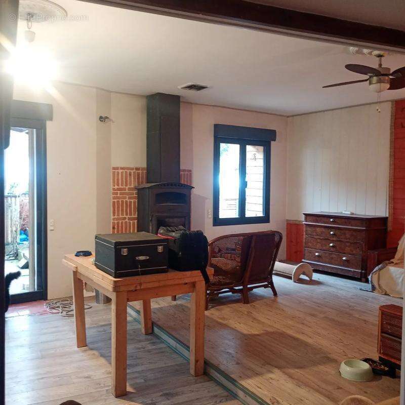 Maison à SAINT-CHRISTOPHE-SUR-DOLAISON