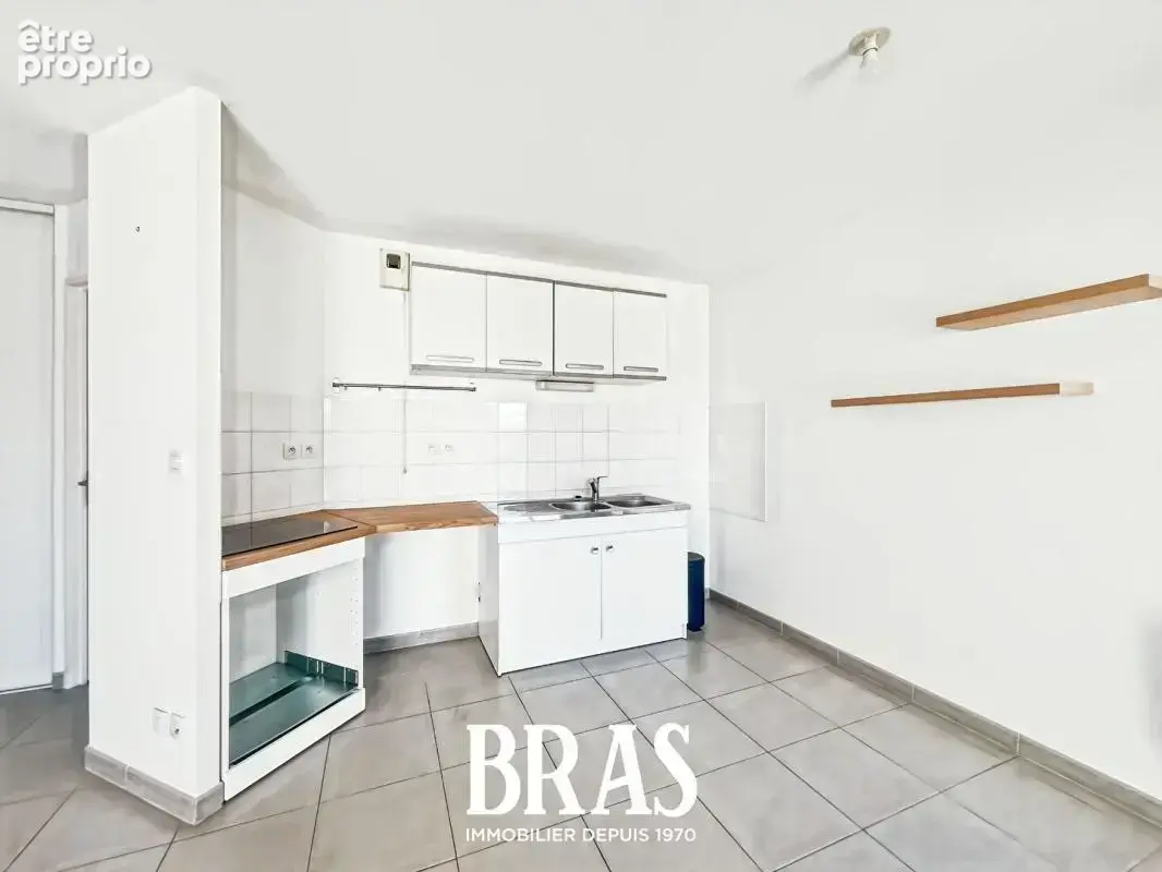 ROND POINT DE VANNES,  Appartement T3 avec parking sécurisé - photo 2