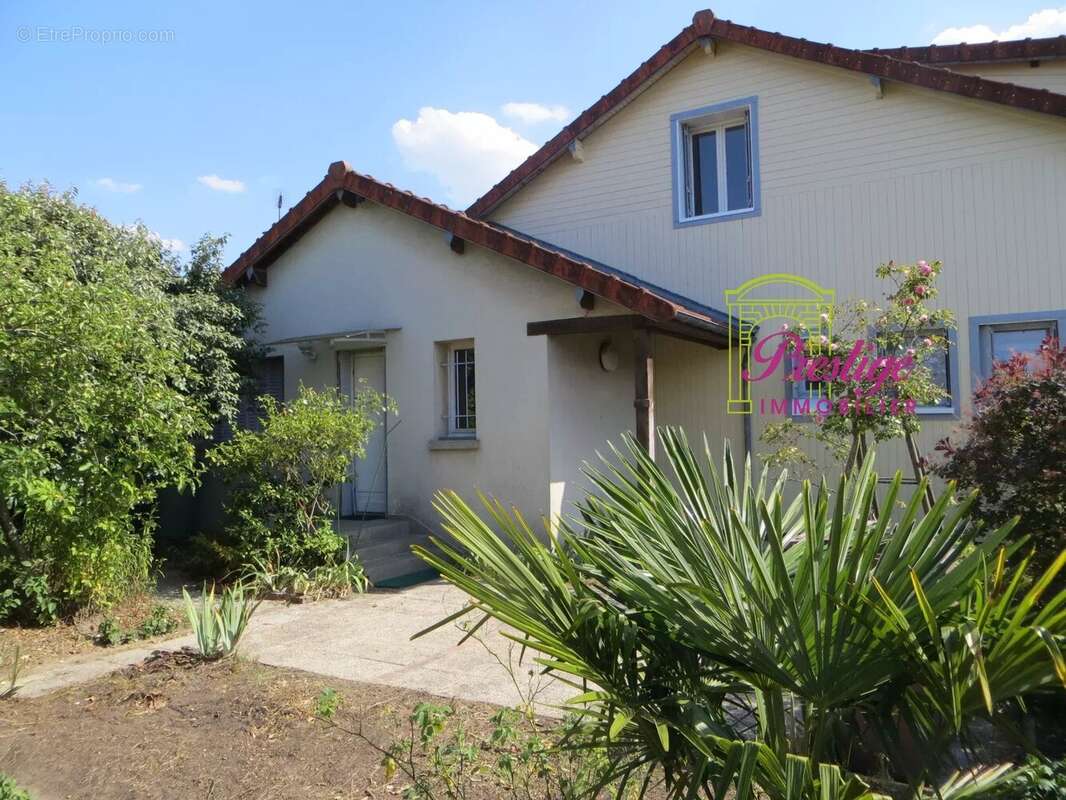 Maison à SARTROUVILLE