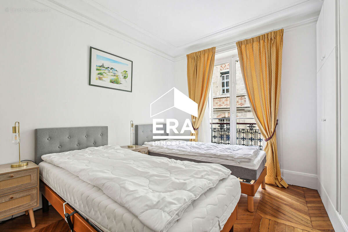 Appartement à PARIS-8E