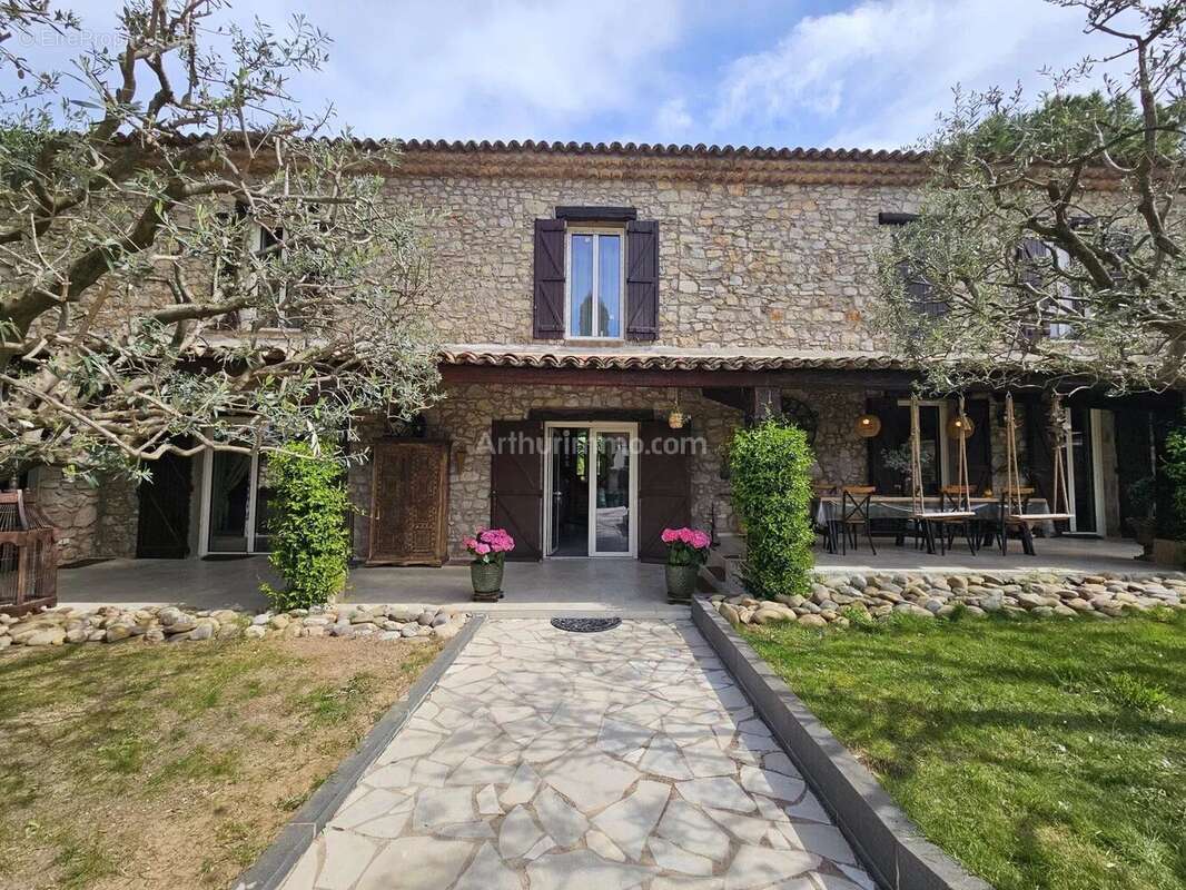 Maison à TRANS-EN-PROVENCE