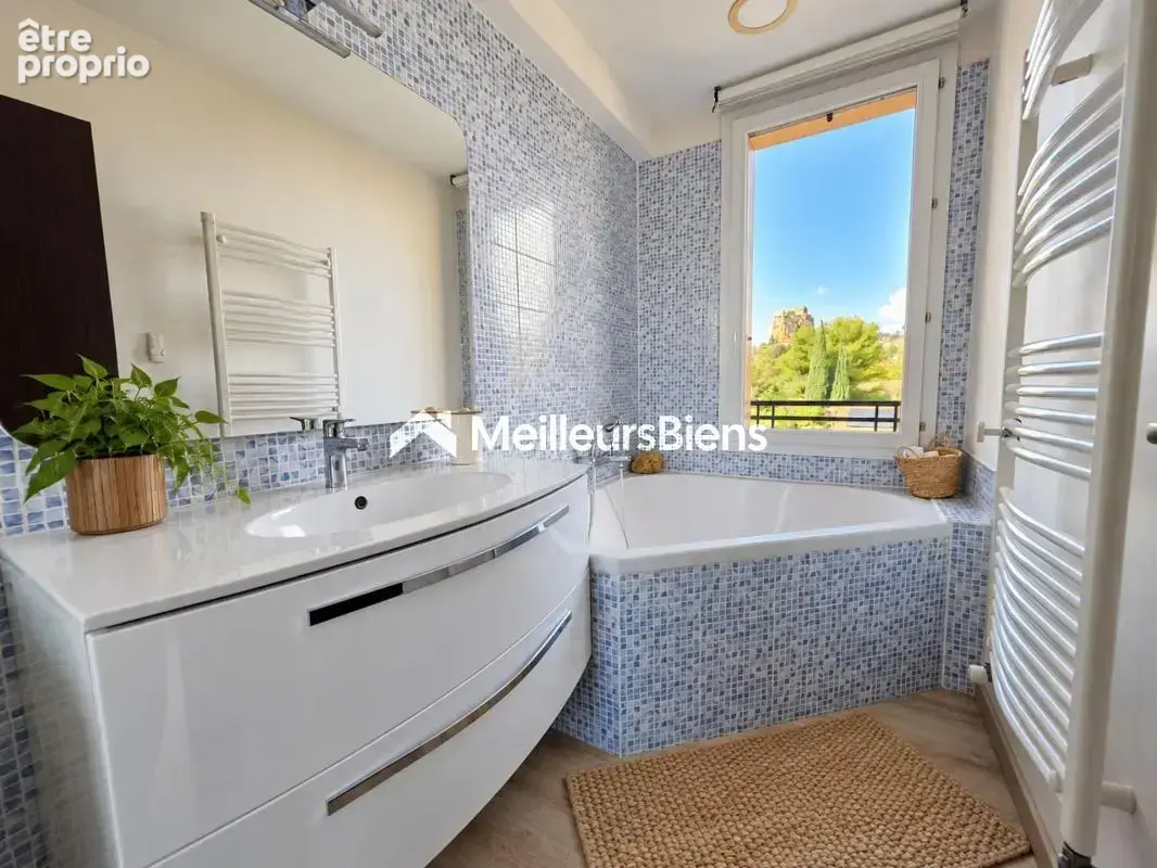 Appartement entièrement rénové avec vue imprenable Roucas - photo 10