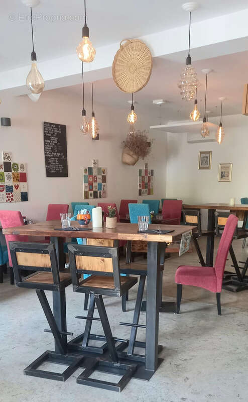 Commerce à AIGUES-VIVES