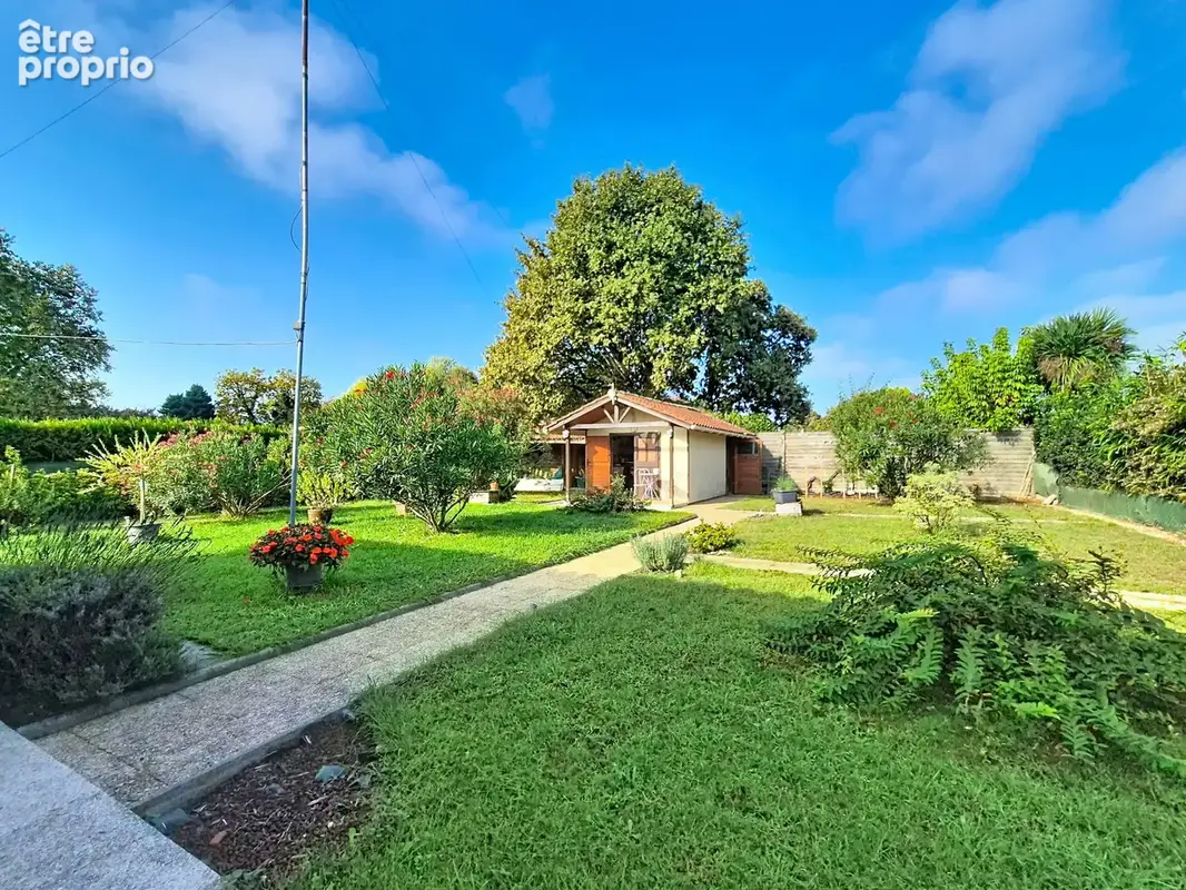 Tosse : landaise T5, piscine, atelier, double garage sur presque 1 100 m2 de terrain - photo 6