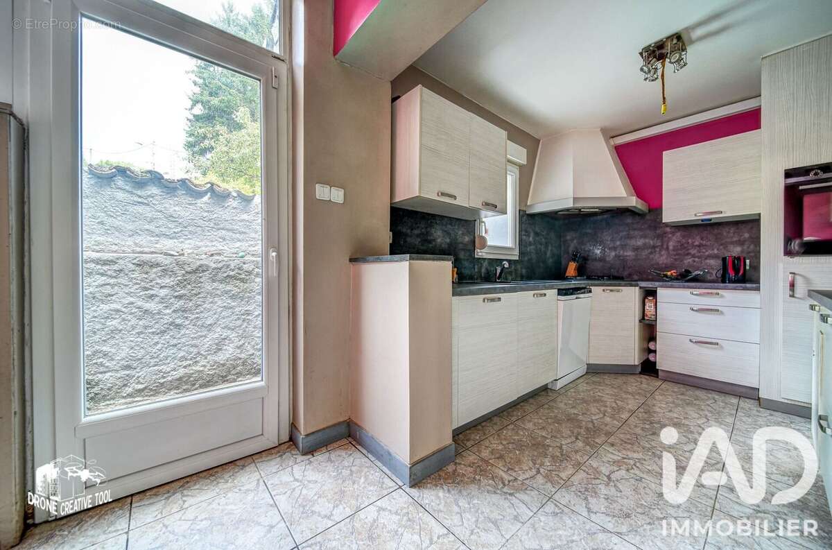 Maison 120 m² à Thil  - photo 2