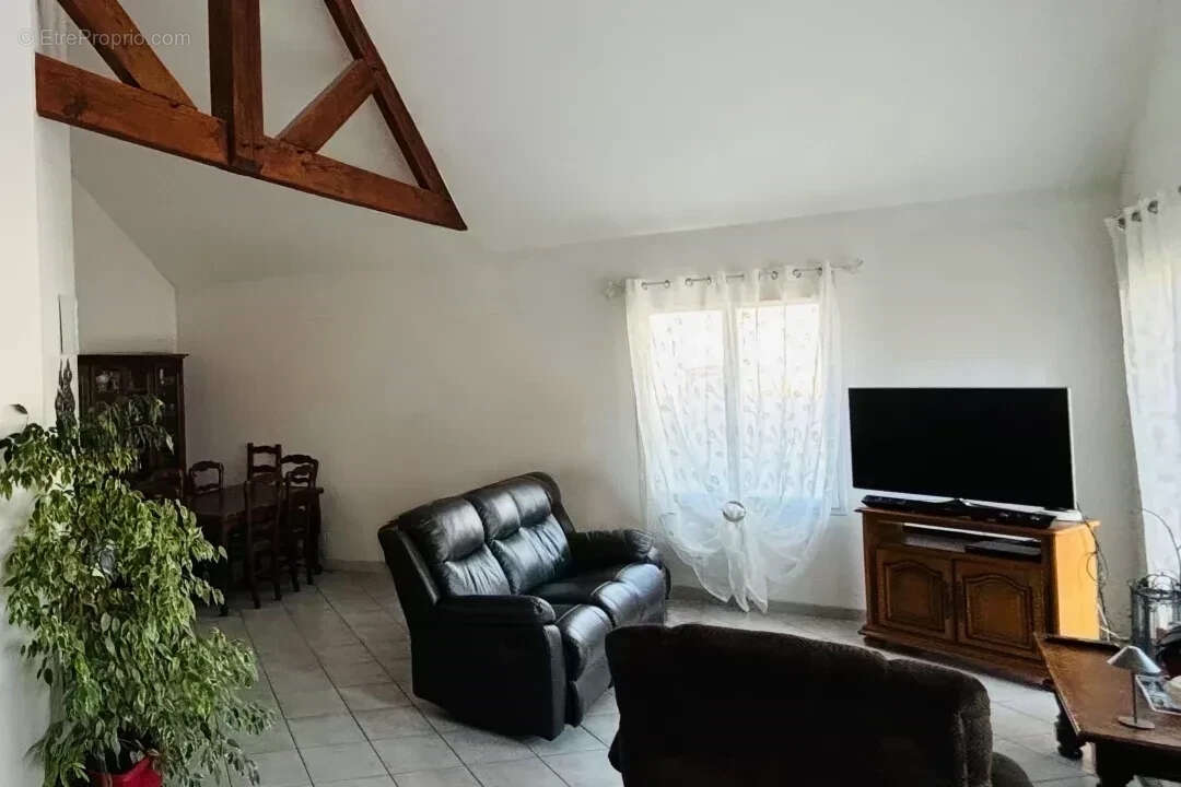 Maison à MARENNES