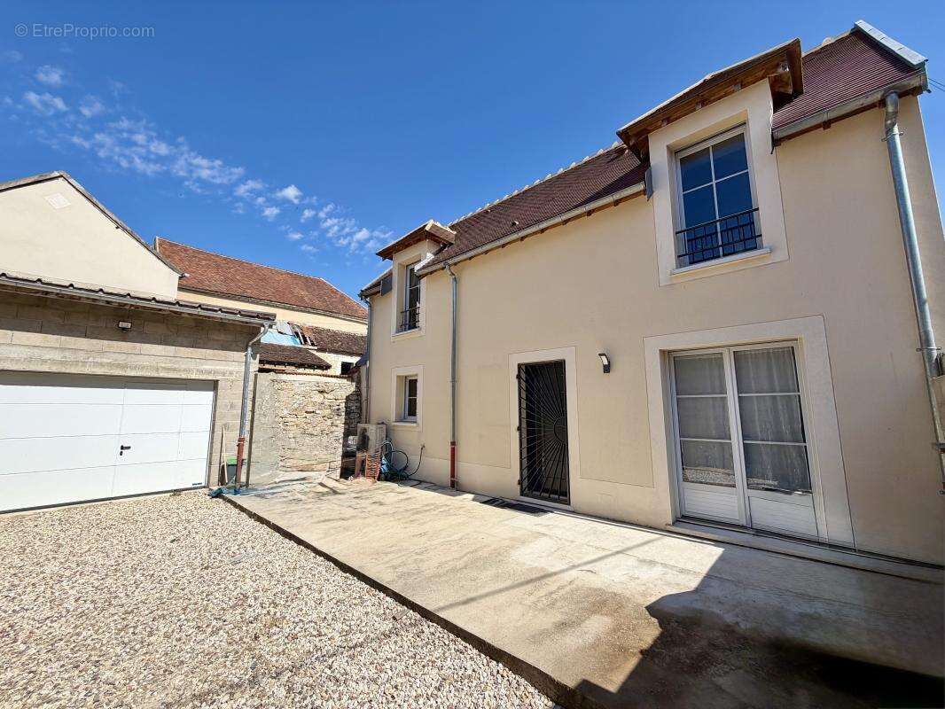Maison à SAINT-BRIS-LE-VINEUX