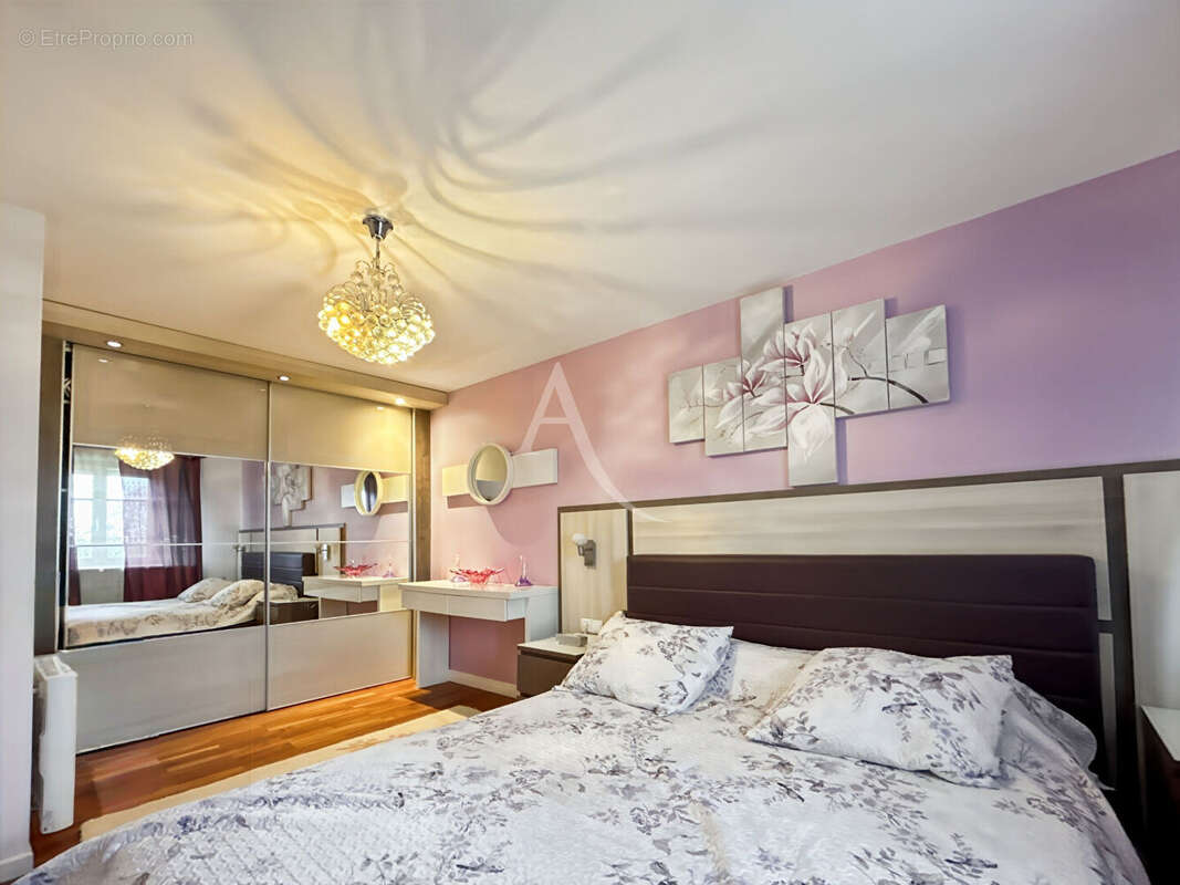 Maison à COMBS-LA-VILLE