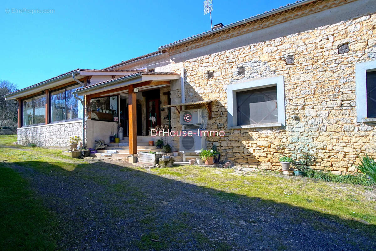 Maison à VAUNAC