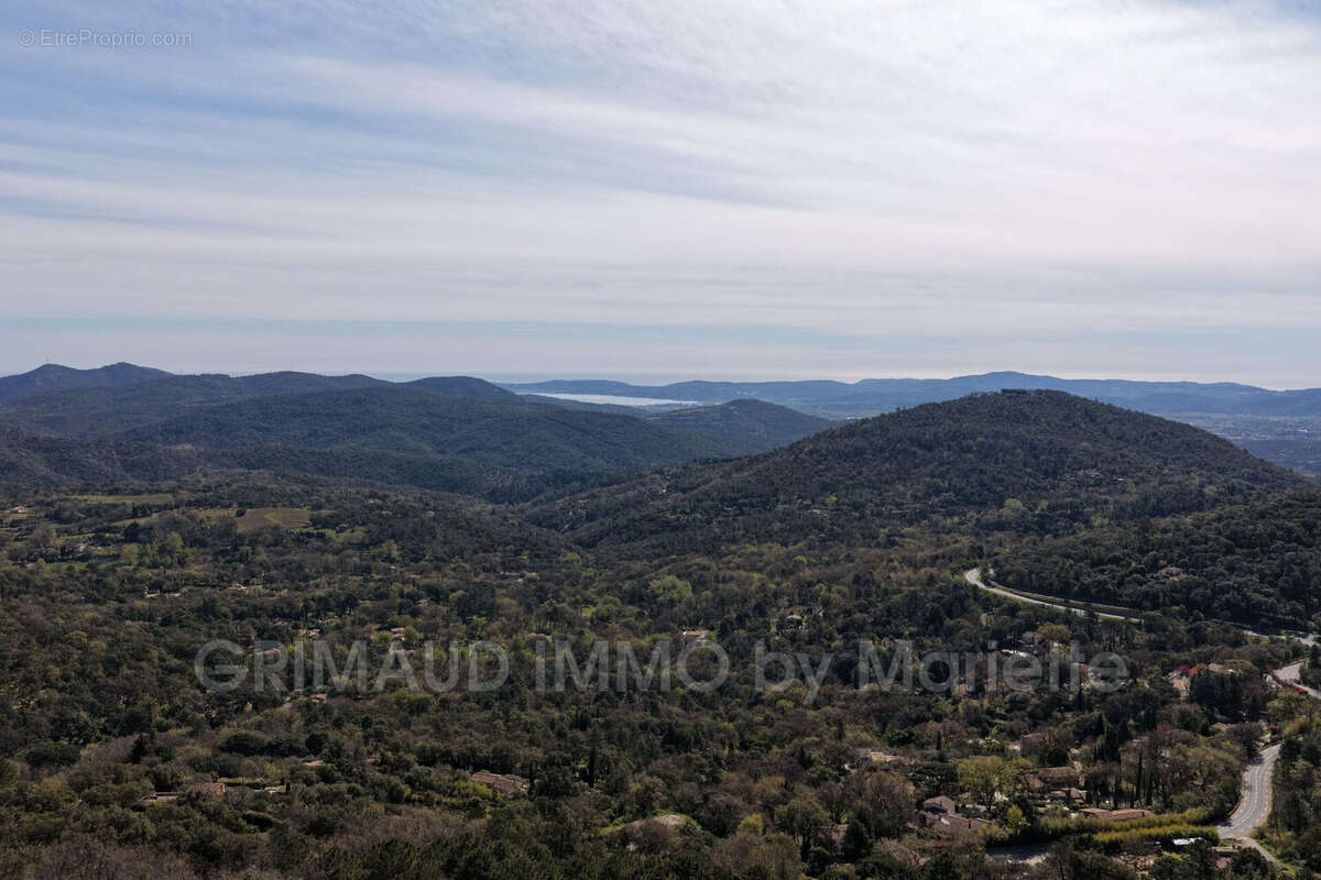 Maison à LA GARDE-FREINET