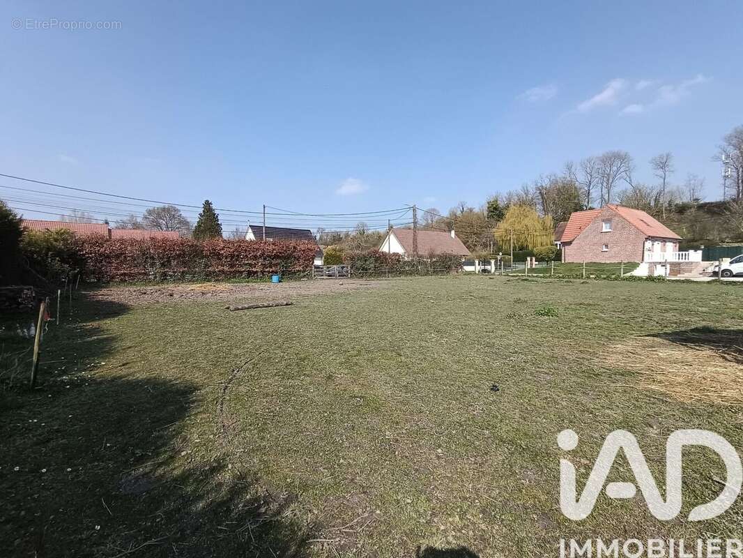 Terrain 780 m² à Yzeux  - photo 2