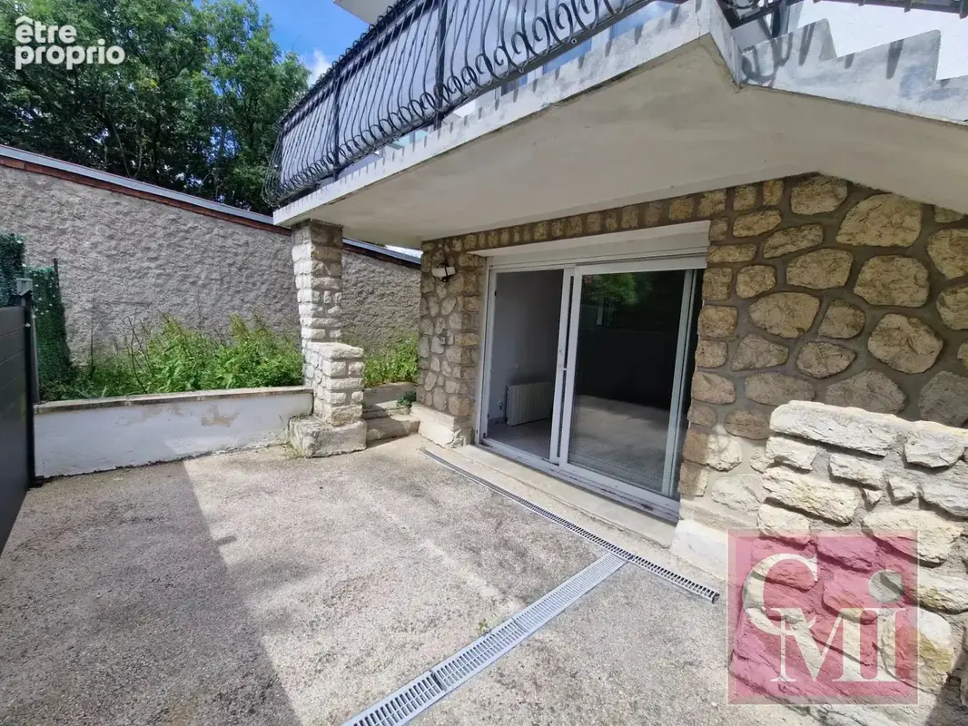 Appartement à BREUILLET