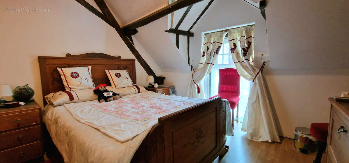 Maison à LA CHAPELLE-GLAIN