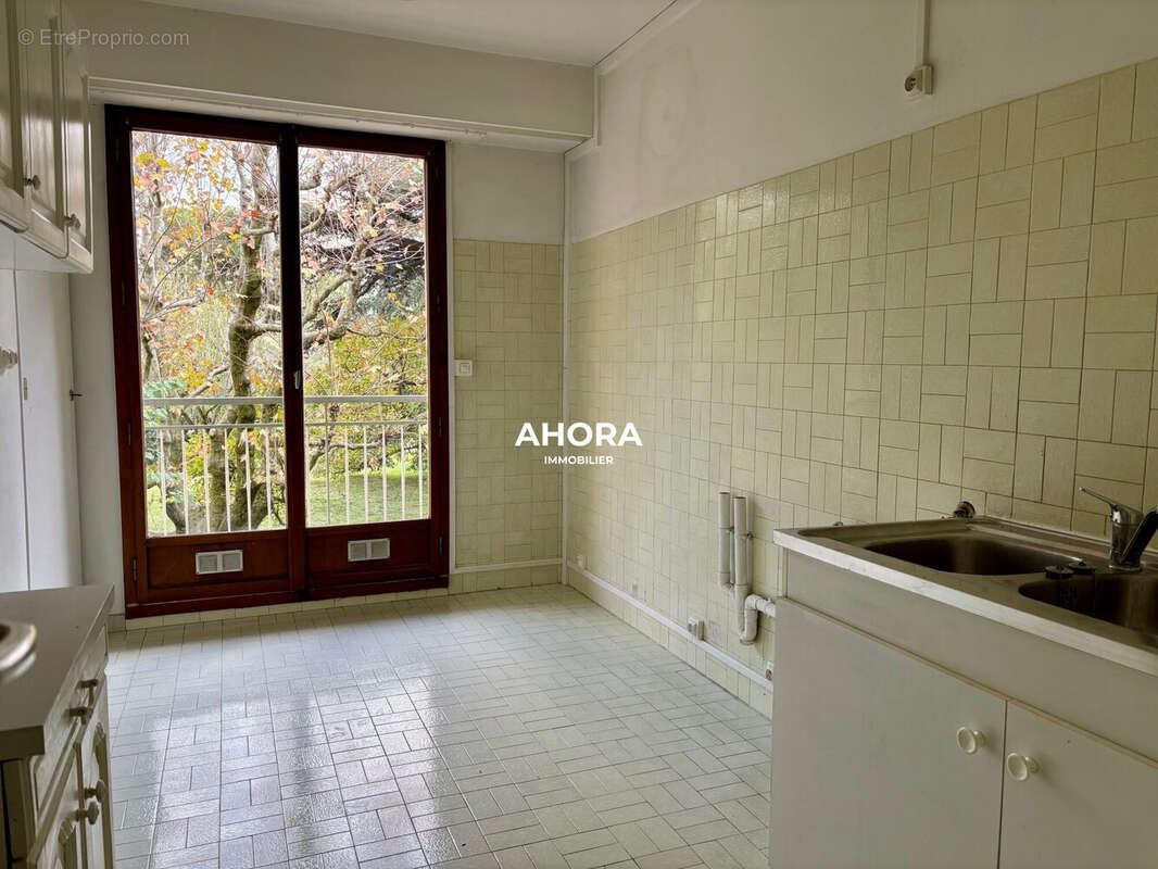 Appartement à MARSEILLE-9E