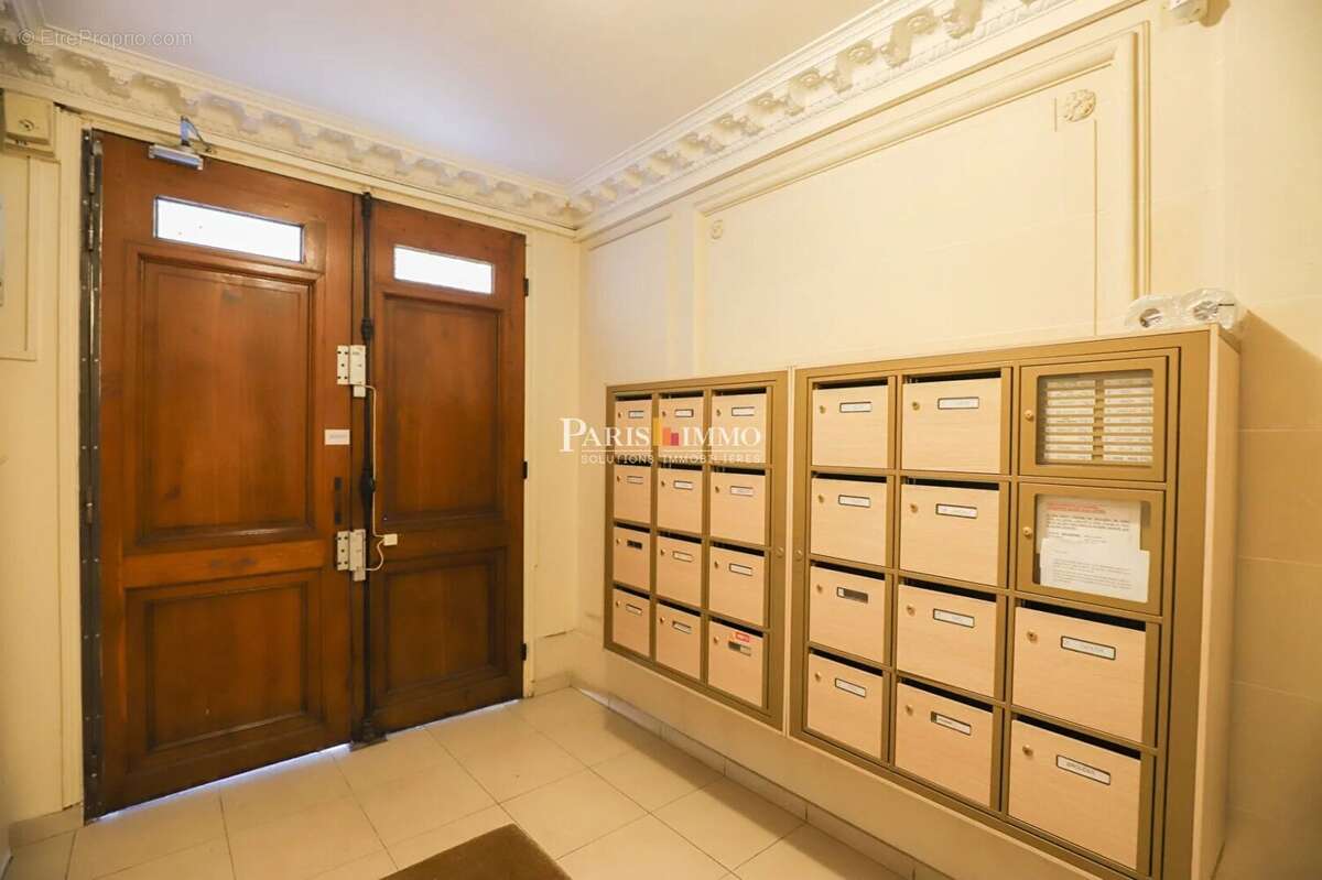 Appartement à PARIS-17E